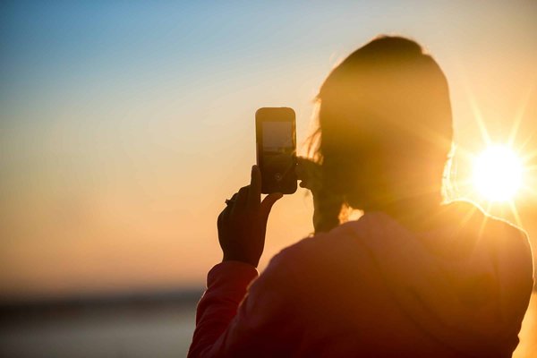 How to Optimize Your Smartphone's Camera for Low-Light and Night Photography?
